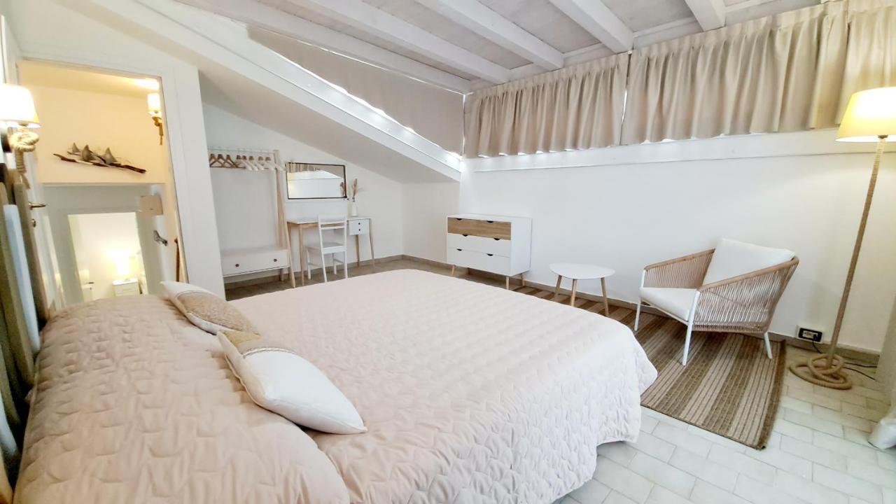 Villa Barbara Fra I Pini リニャーノ・サッビアドーロ エクステリア 写真