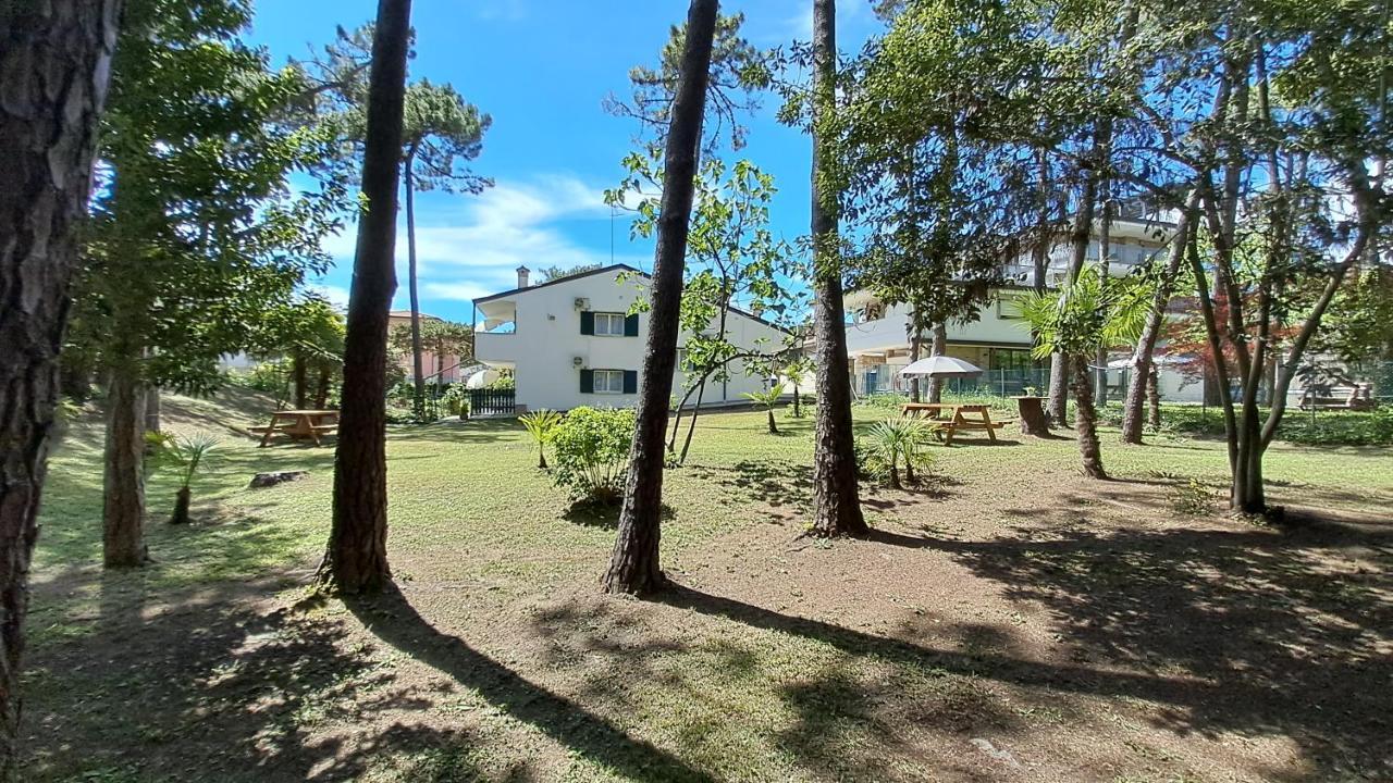 Villa Barbara Fra I Pini リニャーノ・サッビアドーロ エクステリア 写真